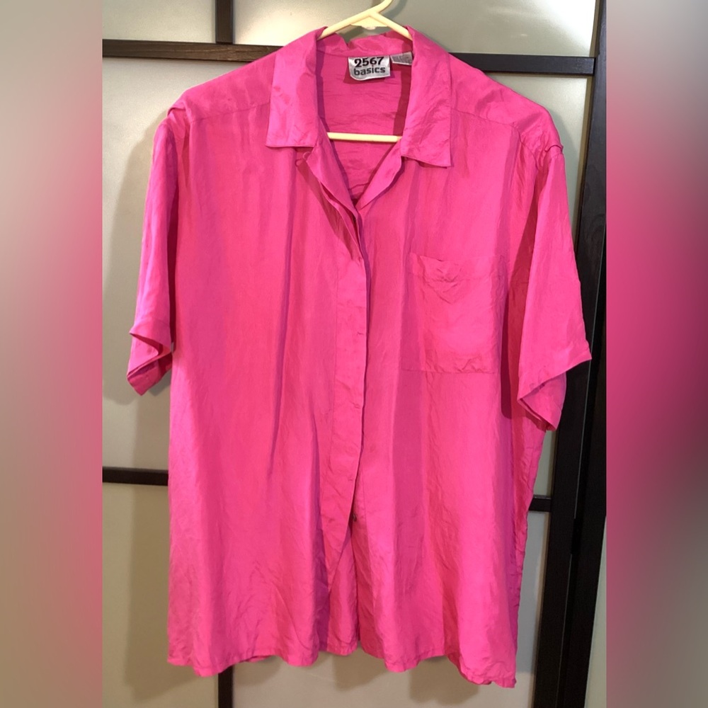 2567  basics 100% silk blouse. M